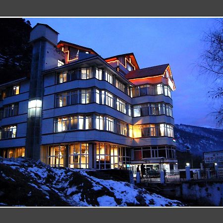 Hotel Out Town Manāli エクステリア 写真